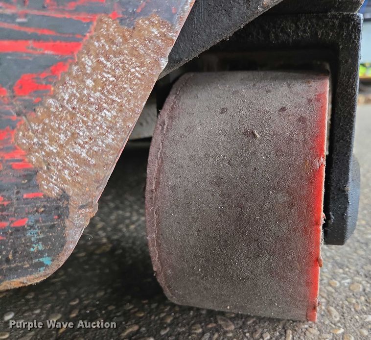 image for item EC4249 2006 Raymond EASI R30TT reach truck