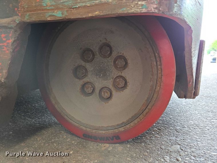 image for item EC4249 2006 Raymond EASI R30TT reach truck