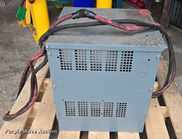 image for item EC4249 2006 Raymond EASI R30TT reach truck