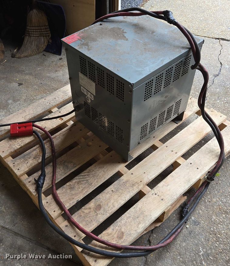 image for item EC4249 2006 Raymond EASI R30TT reach truck