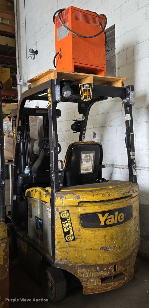 image for item EC4251 Yale ERC045VGN36TE083 forklift