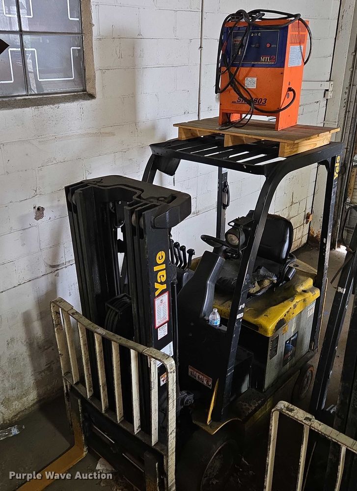 image for item EC4251 Yale ERC045VGN36TE083 forklift