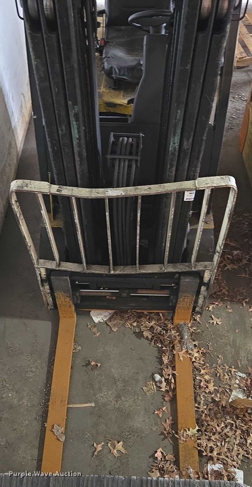 image for item EC4251 Yale ERC045VGN36TE083 forklift