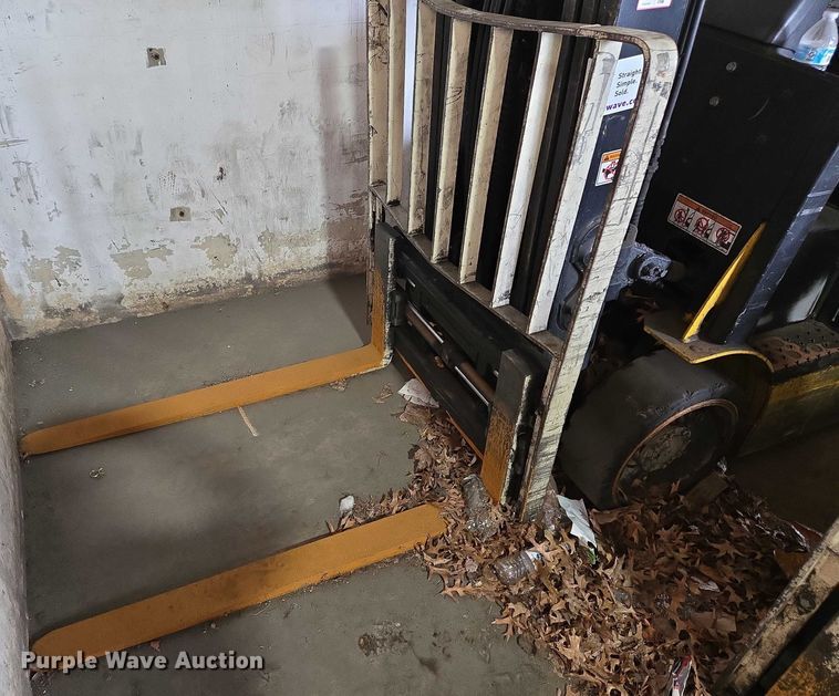 image for item EC4251 Yale ERC045VGN36TE083 forklift