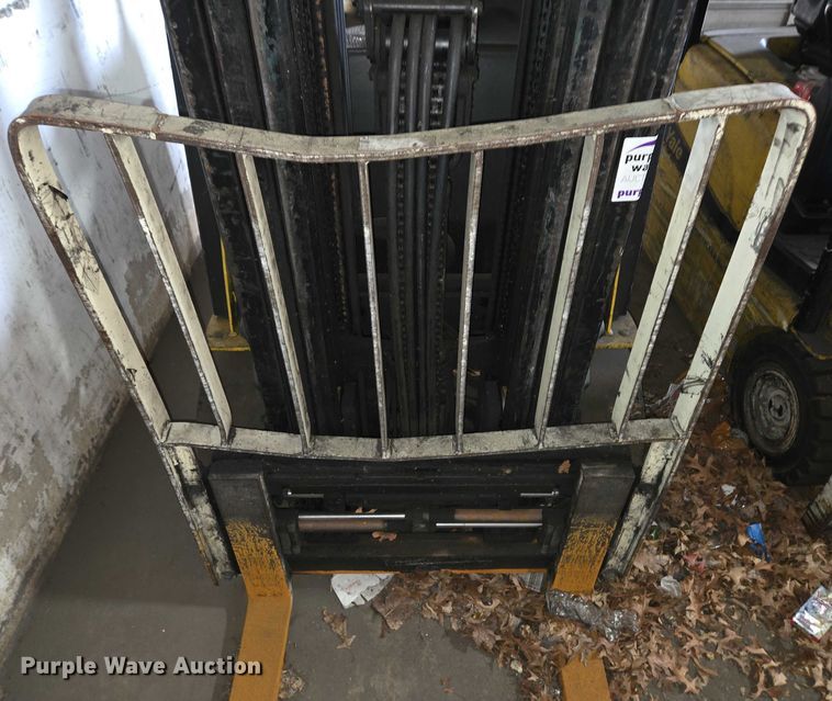 image for item EC4251 Yale ERC045VGN36TE083 forklift