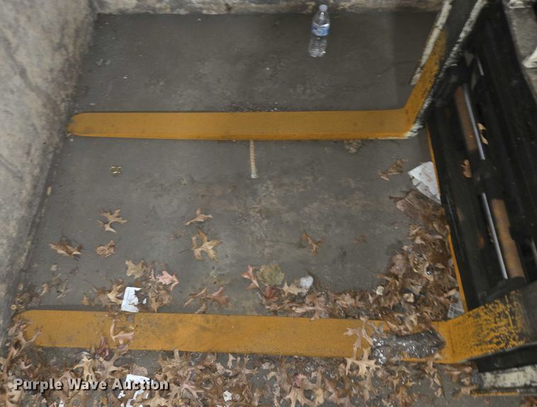 image for item EC4251 Yale ERC045VGN36TE083 forklift