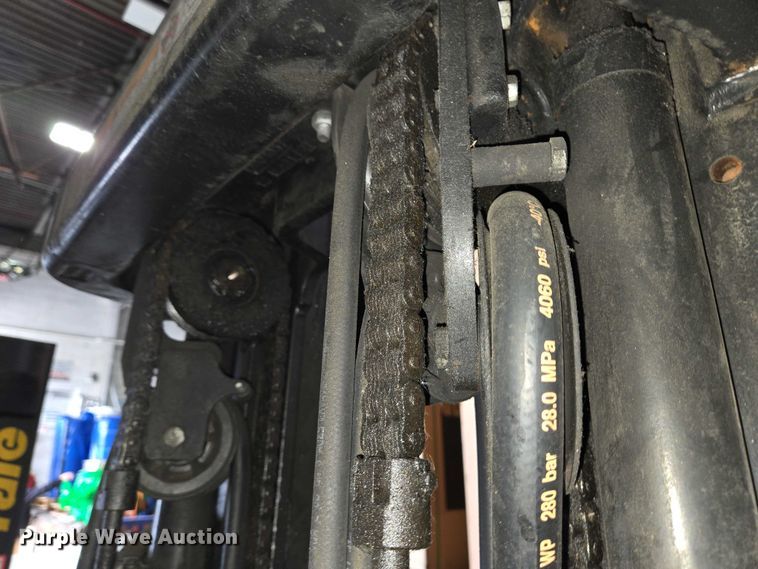 image for item EC4251 Yale ERC045VGN36TE083 forklift