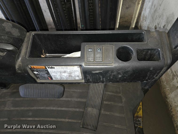 image for item EC4251 Yale ERC045VGN36TE083 forklift