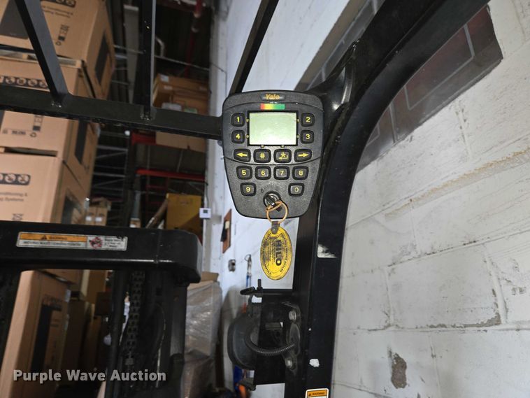 image for item EC4251 Yale ERC045VGN36TE083 forklift