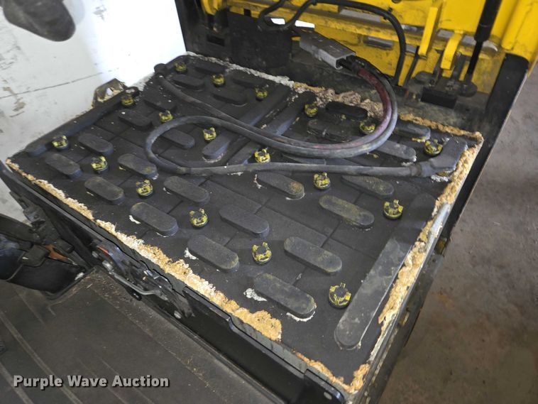 image for item EC4251 Yale ERC045VGN36TE083 forklift