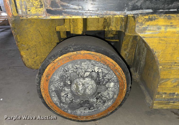 image for item EC4251 Yale ERC045VGN36TE083 forklift