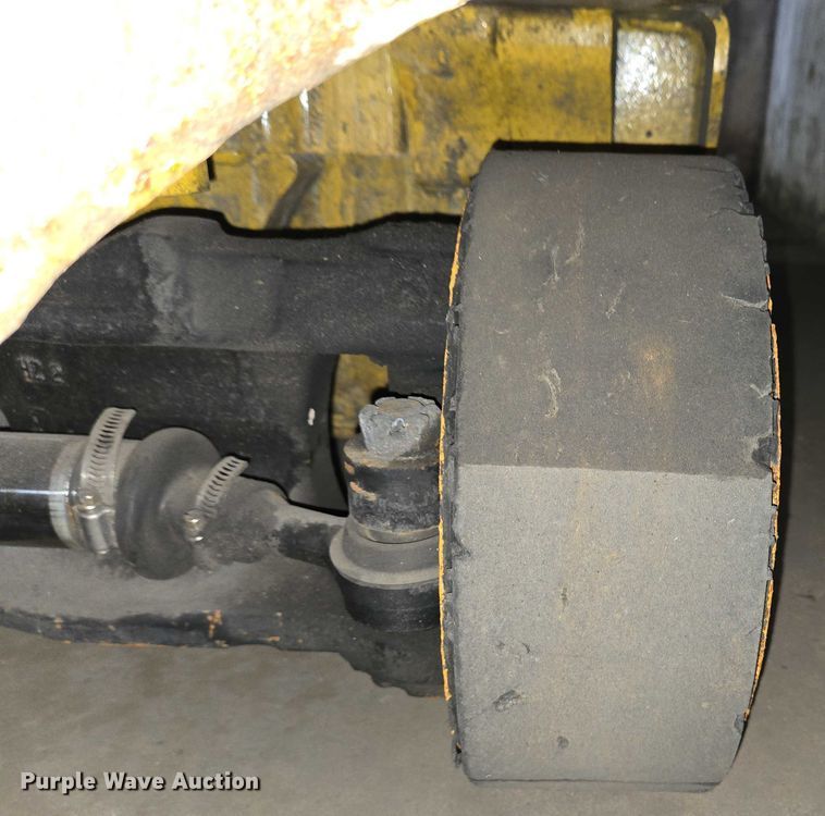 image for item EC4251 Yale ERC045VGN36TE083 forklift