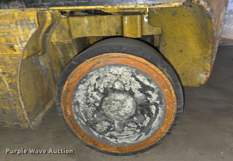 image for item EC4251 Yale ERC045VGN36TE083 forklift