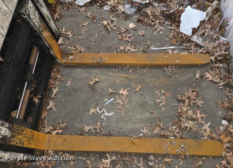 image for item EC4252 Yale ERP030VTN36TE082 forklift