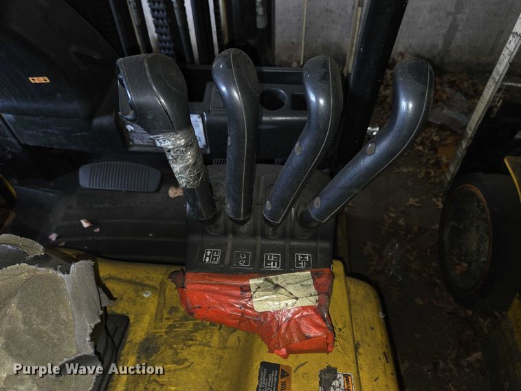 image for item EC4252 Yale ERP030VTN36TE082 forklift