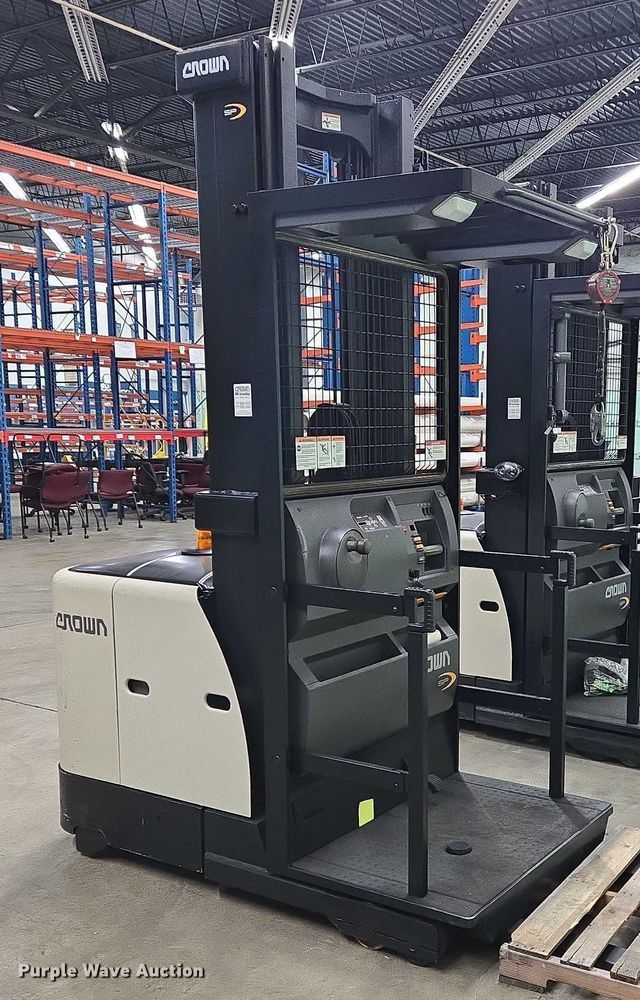 image for item EC4253 2016 Crown SP3520-30 order picker