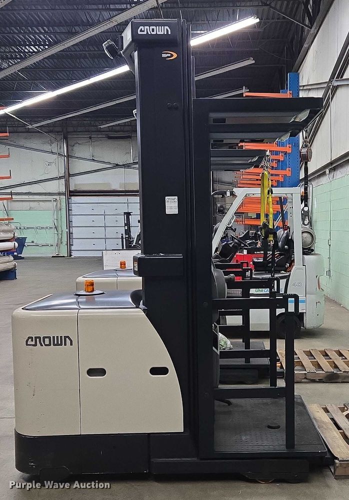 image for item EC4253 2016 Crown SP3520-30 order picker