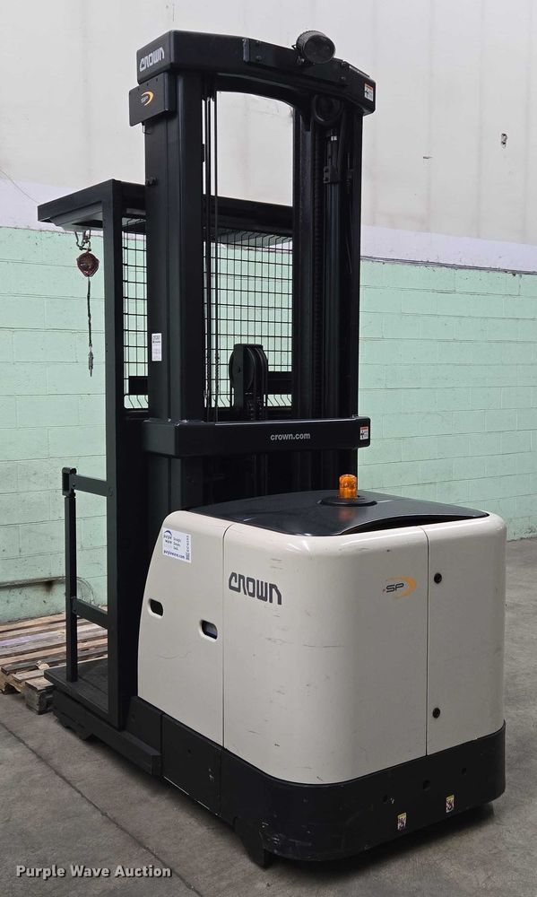 image for item EC4253 2016 Crown SP3520-30 order picker