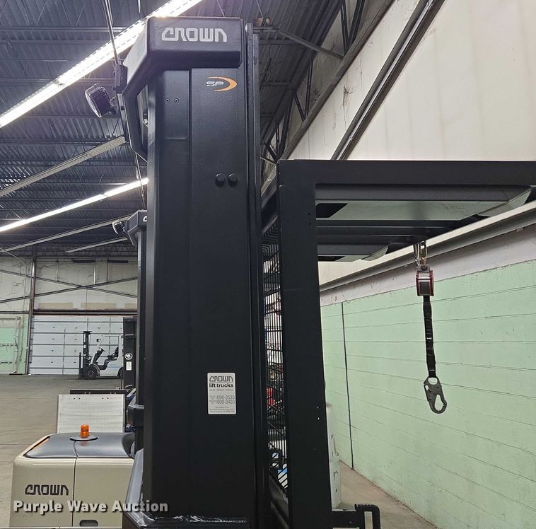 image for item EC4253 2016 Crown SP3520-30 order picker