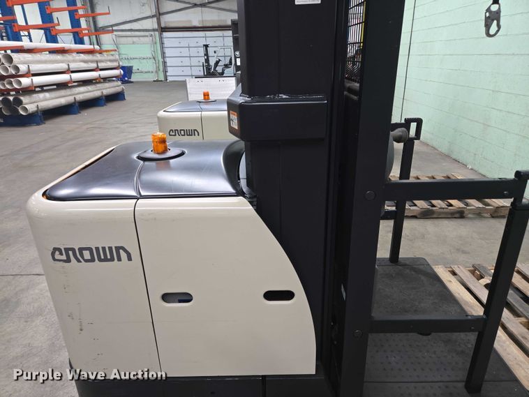 image for item EC4253 2016 Crown SP3520-30 order picker