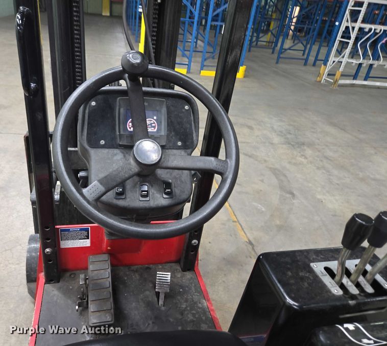 image for item EC4254 Landoll B40i5 forklift