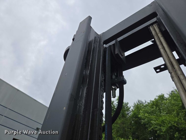 image for item EC4262 2016 CombiLift C8000 forklift