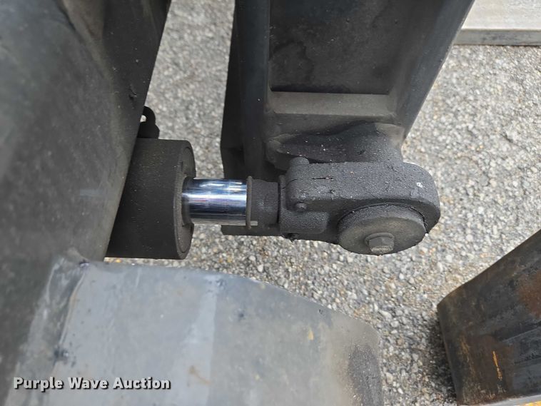 image for item EC4262 2016 CombiLift C8000 forklift