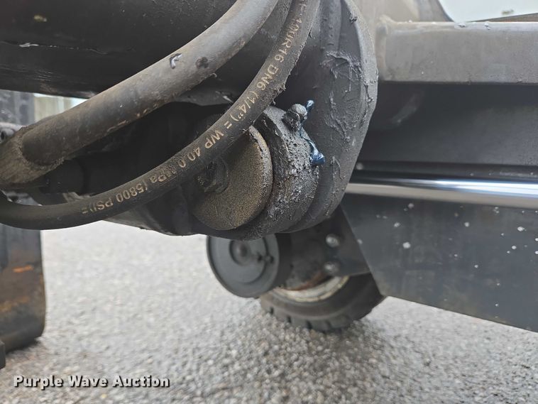 image for item EC4262 2016 CombiLift C8000 forklift