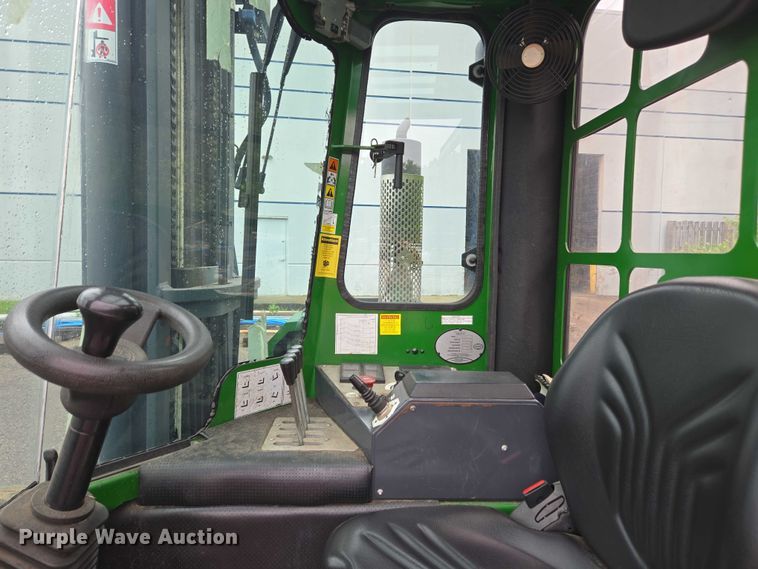 image for item EC4262 2016 CombiLift C8000 forklift