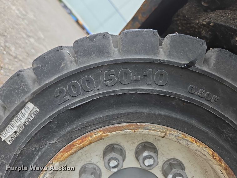 image for item EC4262 2016 CombiLift C8000 forklift