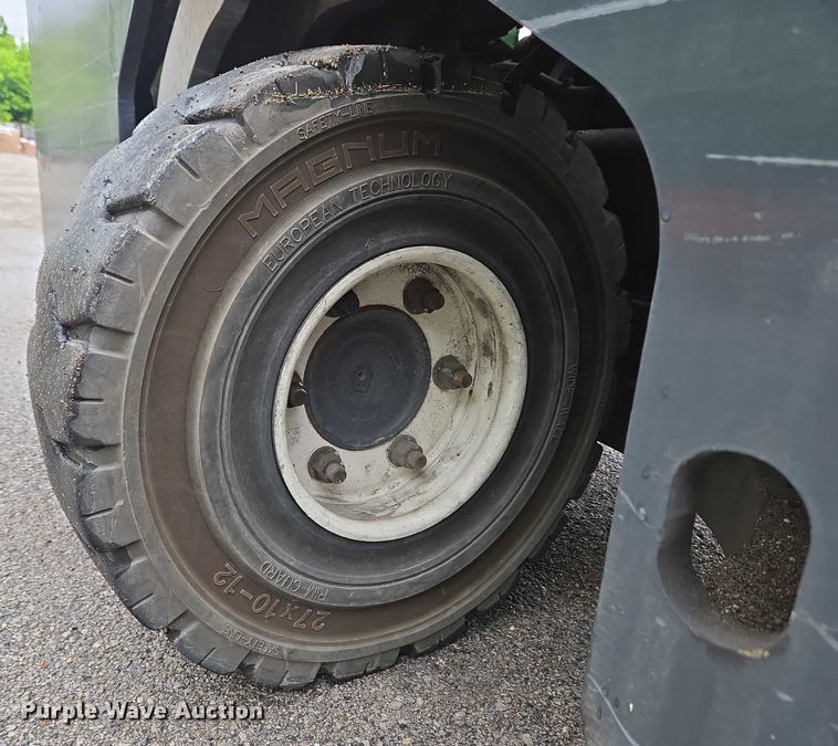 image for item EC4262 2016 CombiLift C8000 forklift