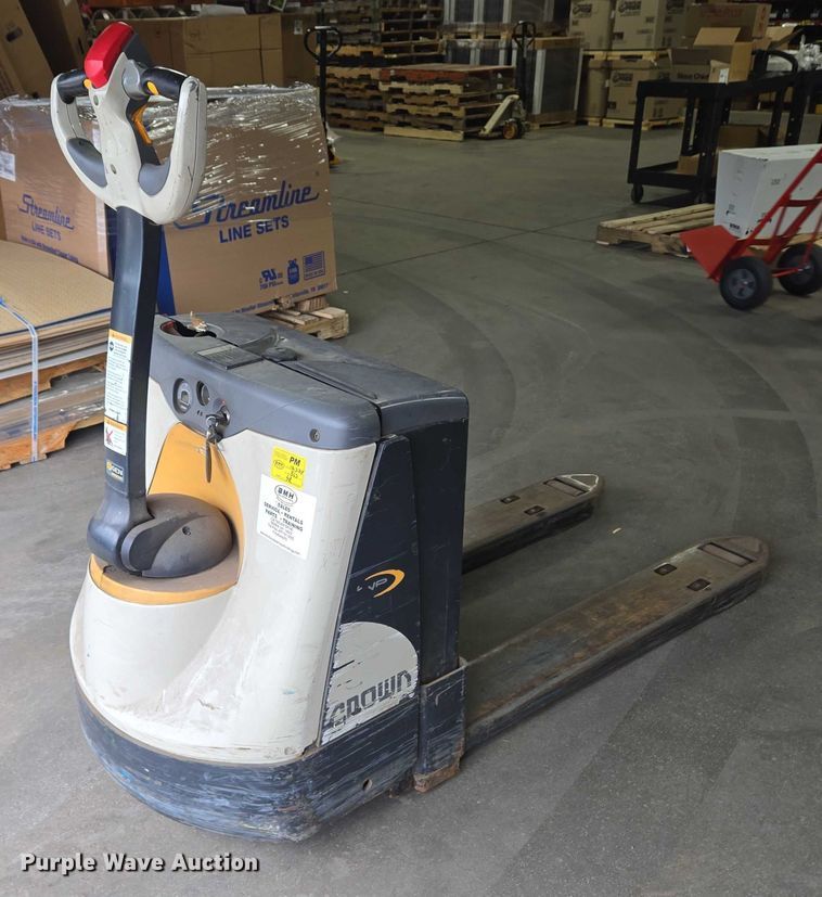 image for item EC4271 2018 Crown WP3035-45 pallet jack