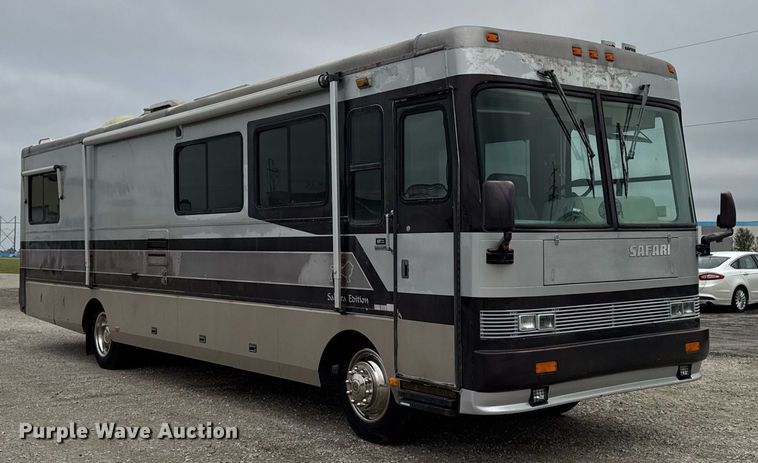 image for item EC7972 1996 Safari Sahahra RV