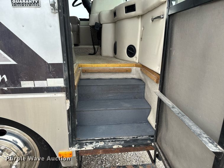 image for item EC7972 1996 Safari Sahahra RV