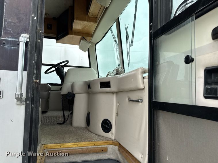 image for item EC7972 1996 Safari Sahahra RV