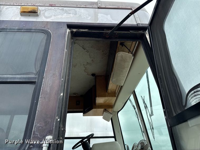 image for item EC7972 1996 Safari Sahahra RV