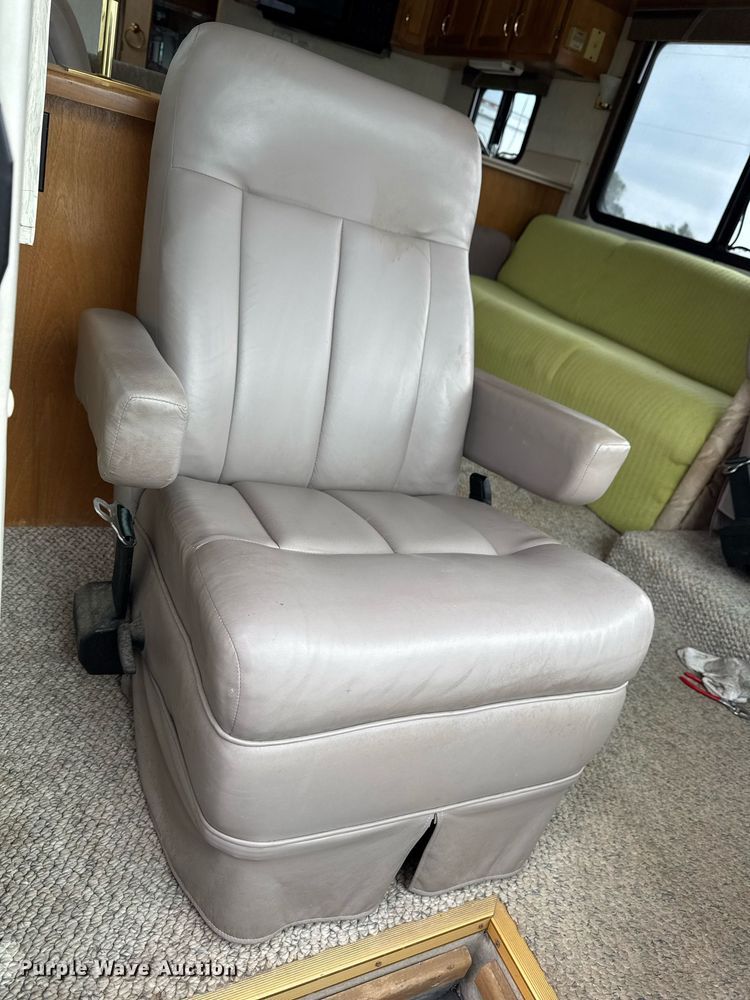 image for item EC7972 1996 Safari Sahahra RV