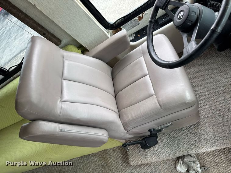 image for item EC7972 1996 Safari Sahahra RV