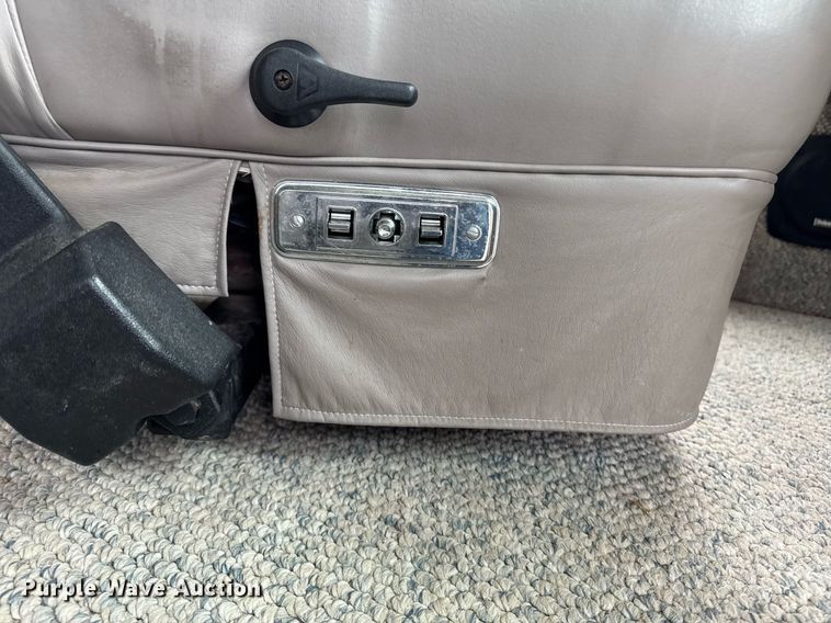 image for item EC7972 1996 Safari Sahahra RV