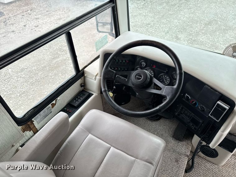 image for item EC7972 1996 Safari Sahahra RV