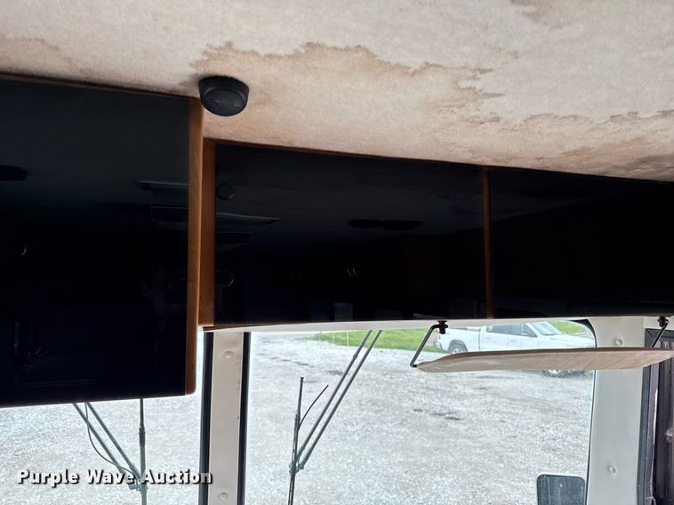 image for item EC7972 1996 Safari Sahahra RV