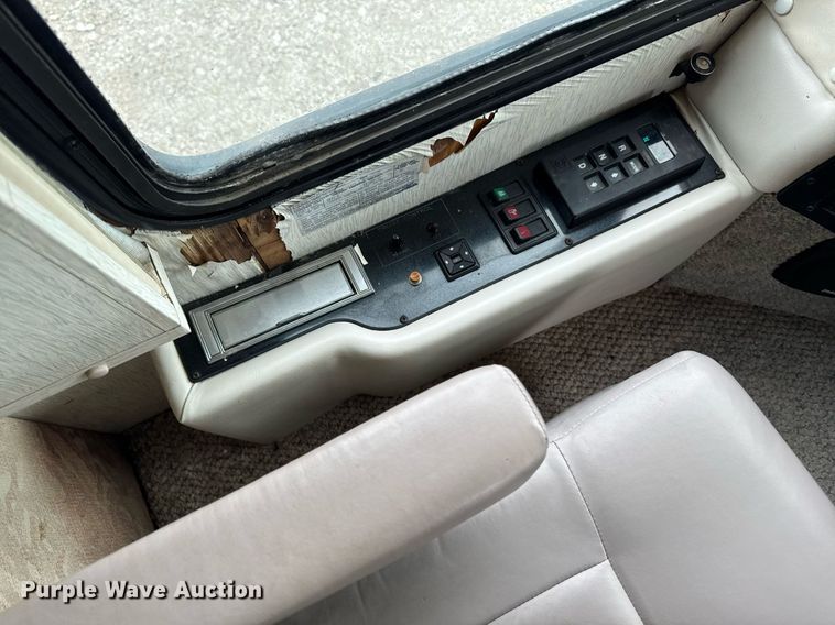 image for item EC7972 1996 Safari Sahahra RV