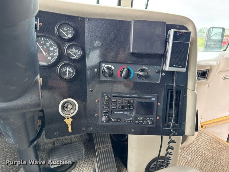 image for item EC7972 1996 Safari Sahahra RV