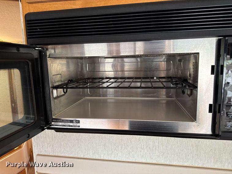 image for item EC7972 1996 Safari Sahahra RV