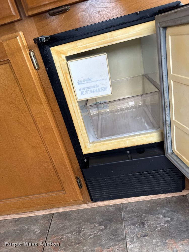 image for item EC7972 1996 Safari Sahahra RV