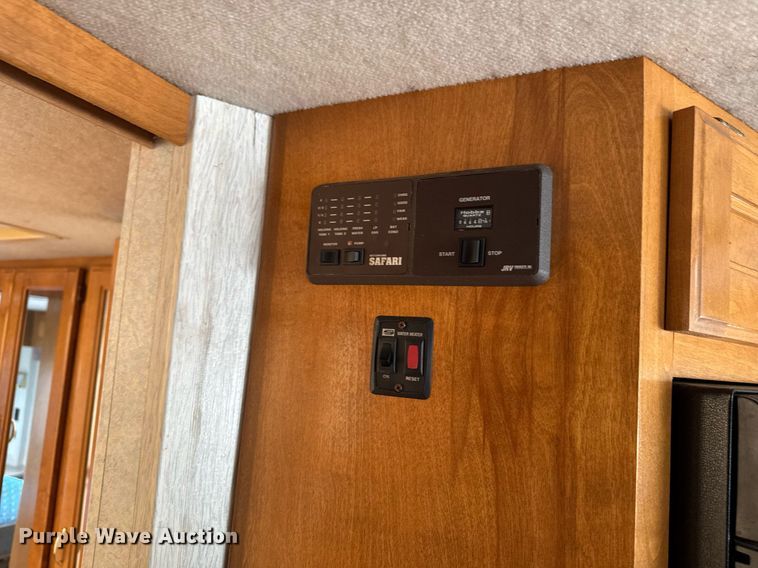 image for item EC7972 1996 Safari Sahahra RV