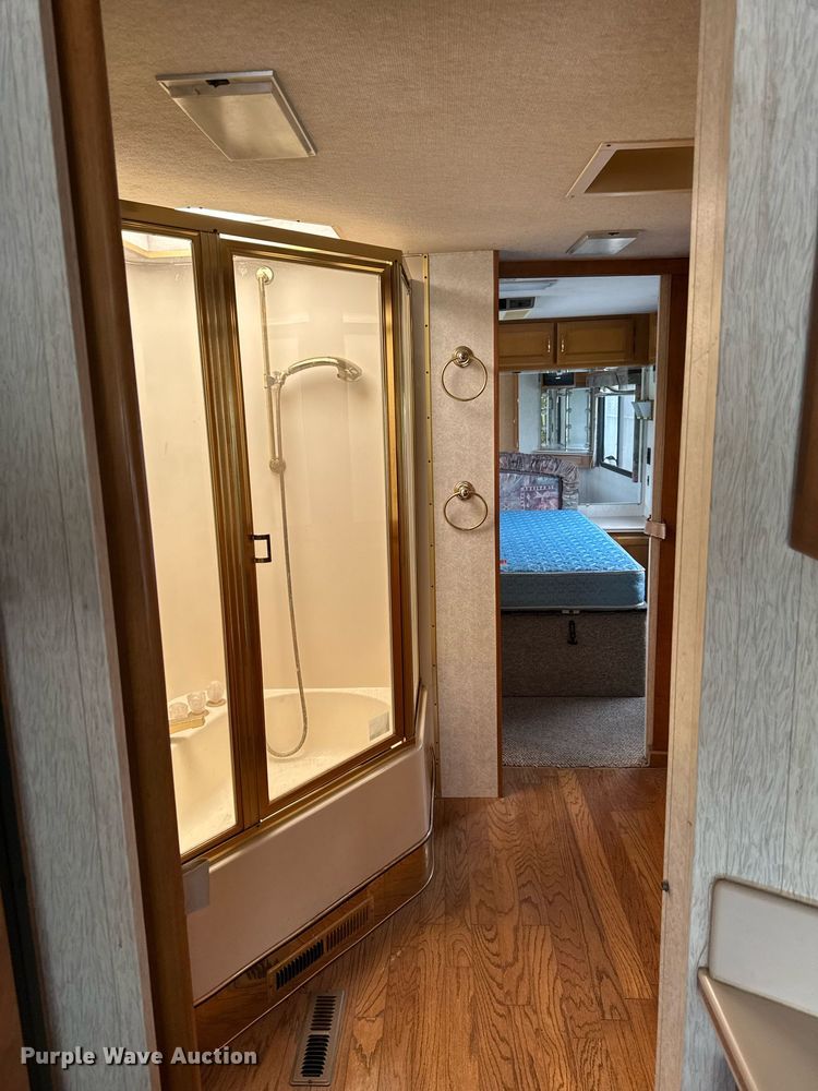 image for item EC7972 1996 Safari Sahahra RV