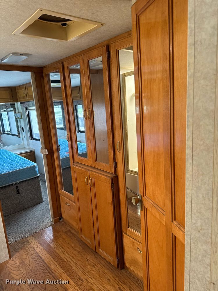 image for item EC7972 1996 Safari Sahahra RV