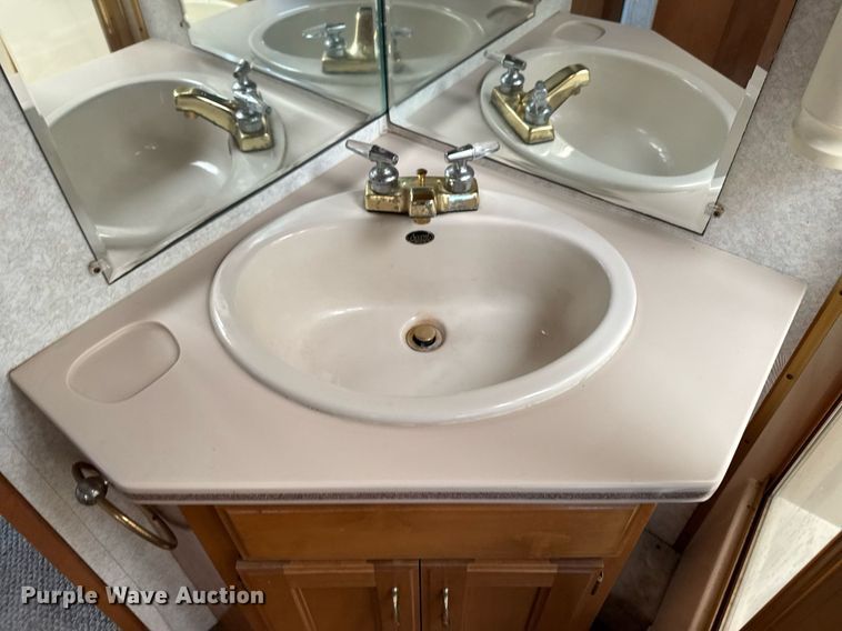 image for item EC7972 1996 Safari Sahahra RV