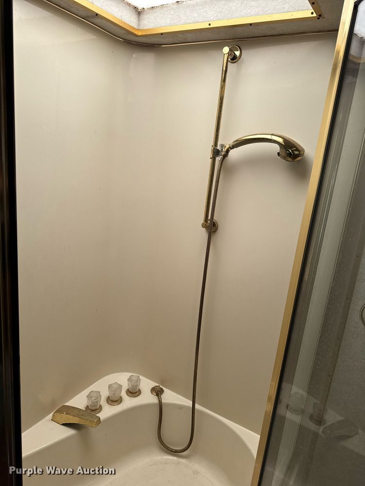 image for item EC7972 1996 Safari Sahahra RV